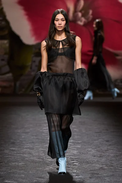 Look 63